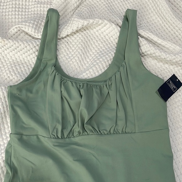 NWOT- Abercrombie & Fitch - L. Bodysuit - Picture 3 of 7